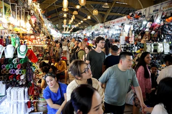 胡志明市努力实现2026年接待国际游客1100万人次的目标。图自越通社