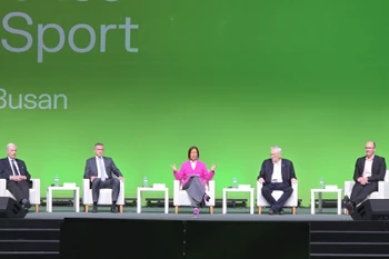 会议围绕国际体育反兴奋剂相关标准和完善《2027年世界反兴奋剂条例》进行讨论。图自越通社