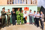 “光中战役”中首套住房落成并移交仪式在山西乡辉芒村一户家庭举行 图自越通社
