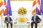 陈锦秀会见柬埔寨首相洪玛奈 图自越通社
