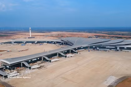 截至目前，隆成国际航空港项目完成总工程量的76%。图自越通社