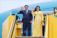 越南政府总理范明政与夫人抵达斯德哥尔摩阿兰达国际机场，正式开始对瑞典的访问之行。图自越通社