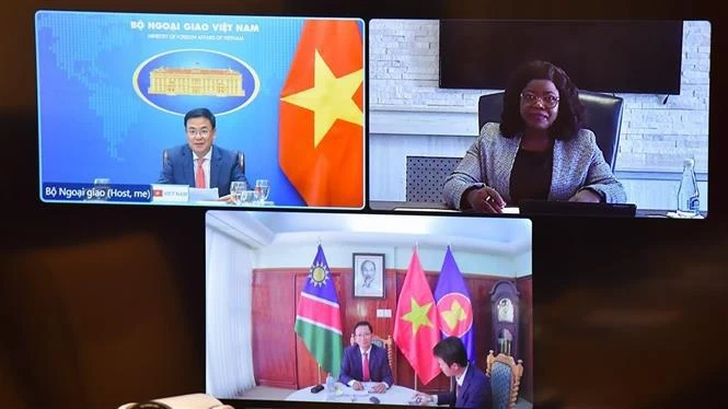 越南外交部副部长范光校和纳米比亚外交与合作部副部长杰内莉·马顿杜举行会谈 | Vietnam+ (VietnamPlus)