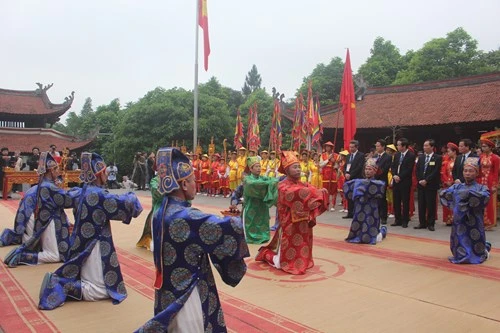2018年雄王忌日与雄王庙庙会：雒龙君国祖拜祖大典及缅怀瓯姬国母敬香仪式隆重举行