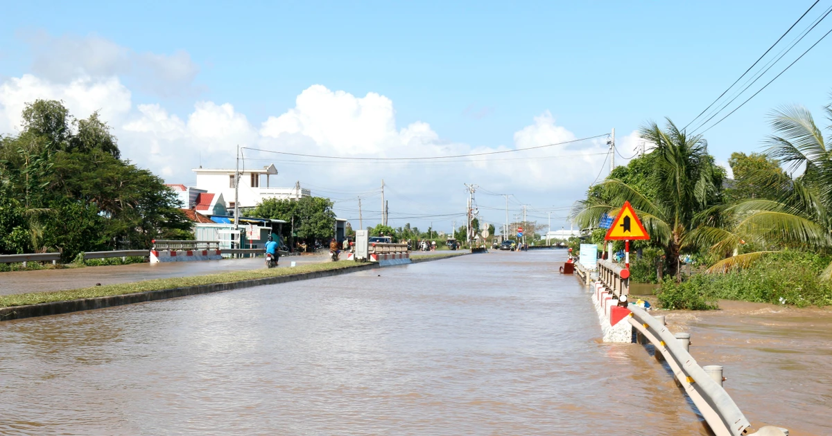 1A国道途经林同省红山乡路段积水严重。
