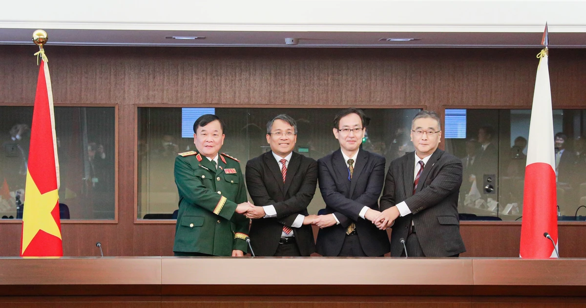 双方领导合影。