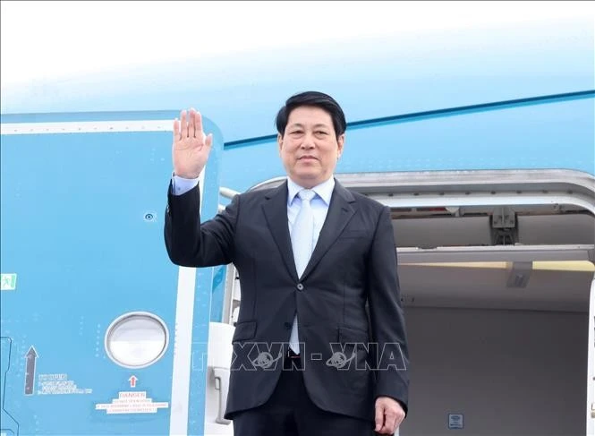越南国家主席梁强启程赴韩国出席2025年APEC会议周 | Vietnam+ (VietnamPlus)