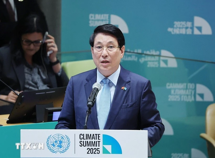 越南国家主席梁强在全球特别高级别气候行动活动上发表讲话。