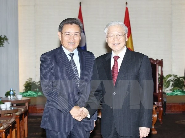 越共中央总书记阮富仲会见老挝建国阵线中央委员会主席赛宋蓬•丰威汉