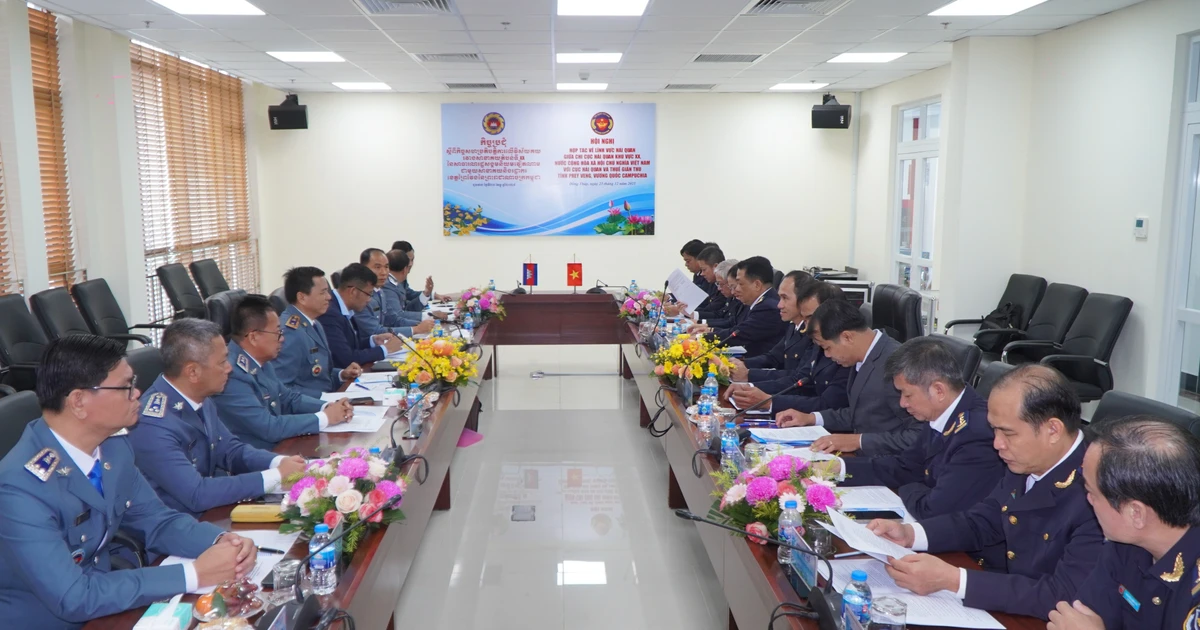 双方会议现场。（图片来源：越通社）