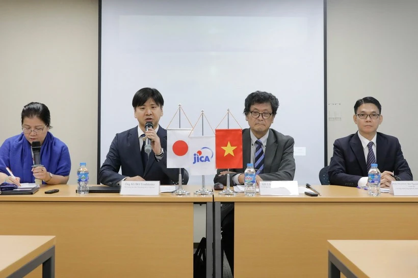 宇佐川毅先生在10月14日记者会上介绍日本半导体技术及越日合作。