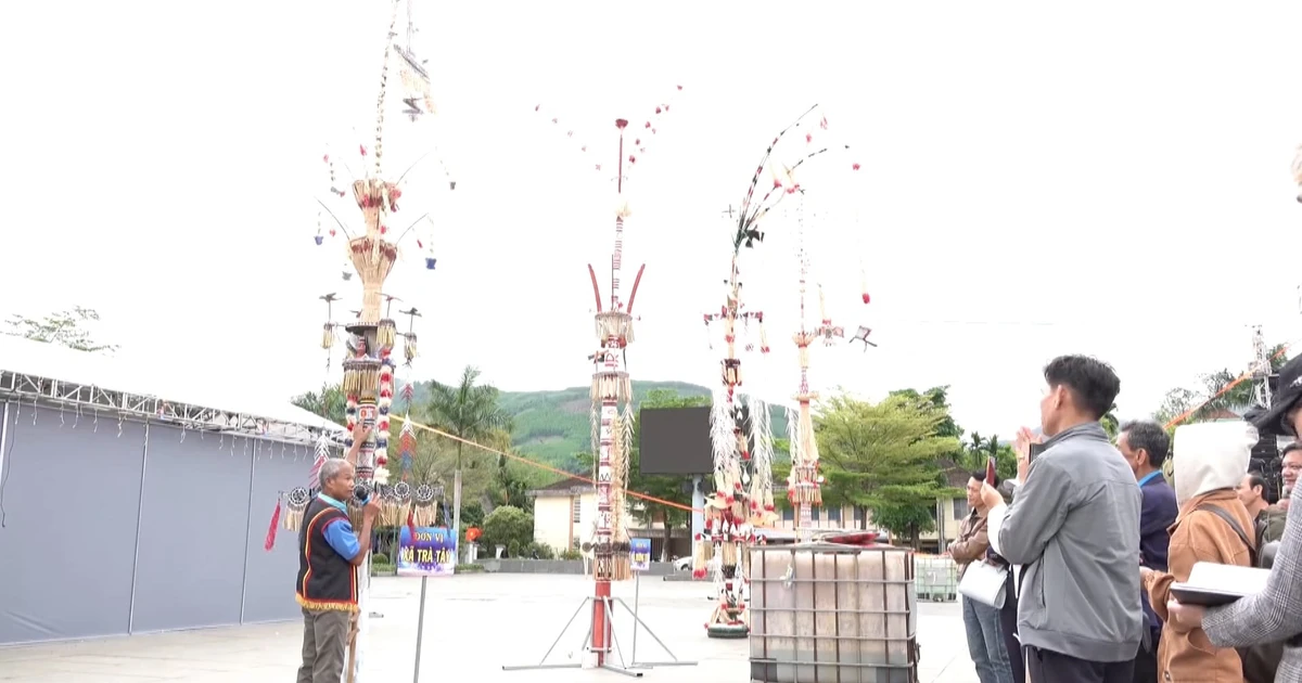 广义省戈族同胞春幡子装饰艺术蕴含着深厚的文化内涵