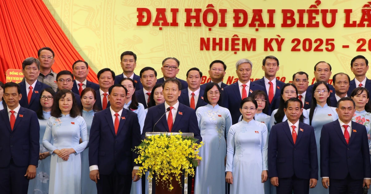 与会代表合影。（图片来源：越通社）