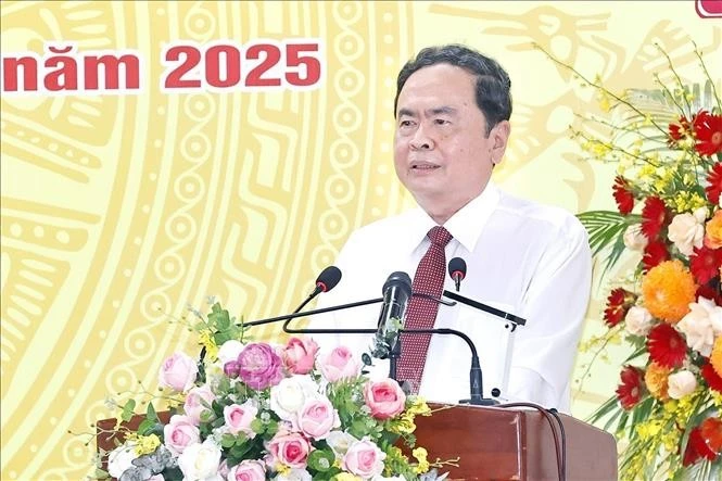 国会主席陈青敏在大会上发表指导性讲话。（图片来源：越通社）