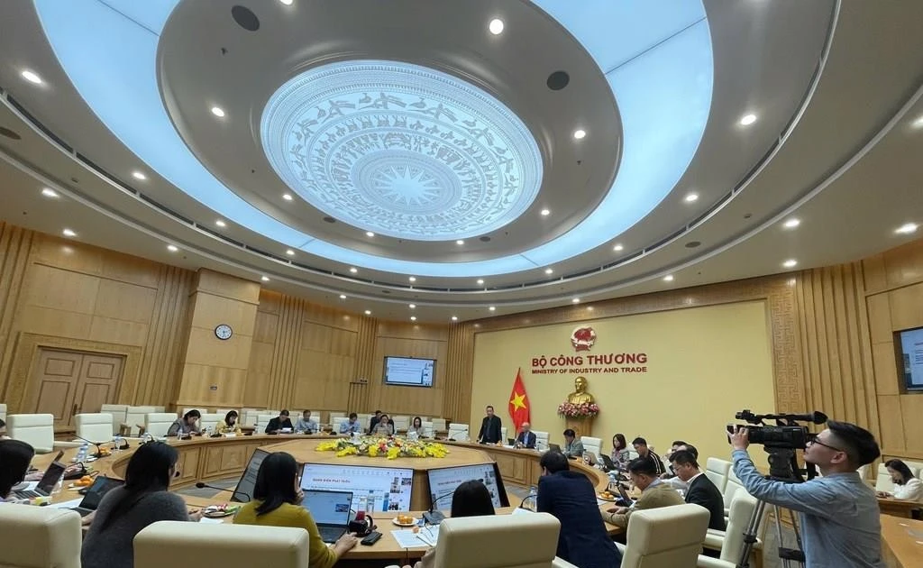 工贸部在河内举行《2025—2035年时期及到2050年展望越南物流服务发展战略》部署会议。（图片来源：越通社）