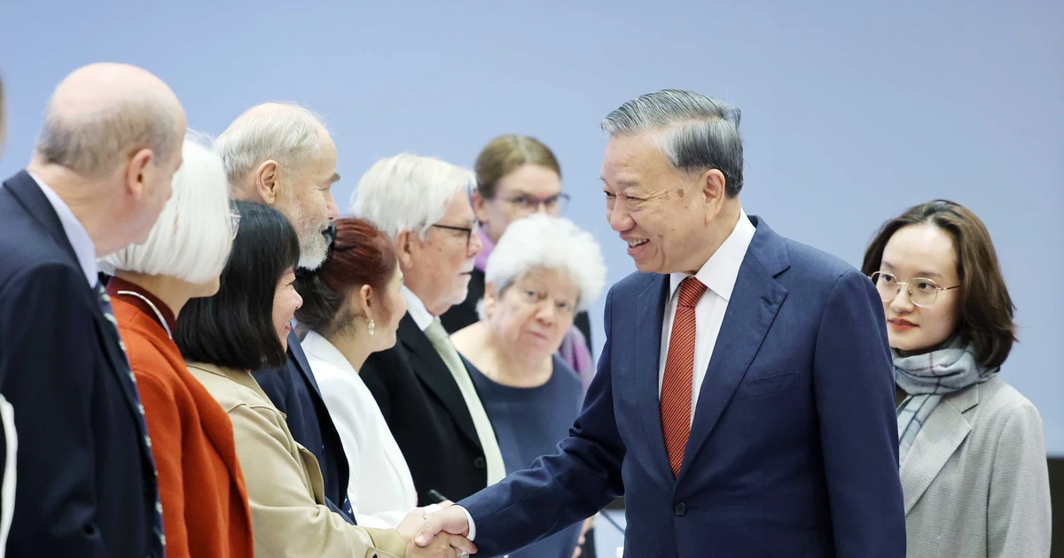 越共中央总书记苏林会见芬越友好协会领导班子成员。（图片来源：越通社）