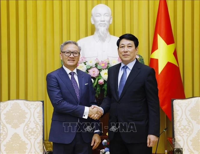 国家主席梁强会见老挝外交部部长通沙万