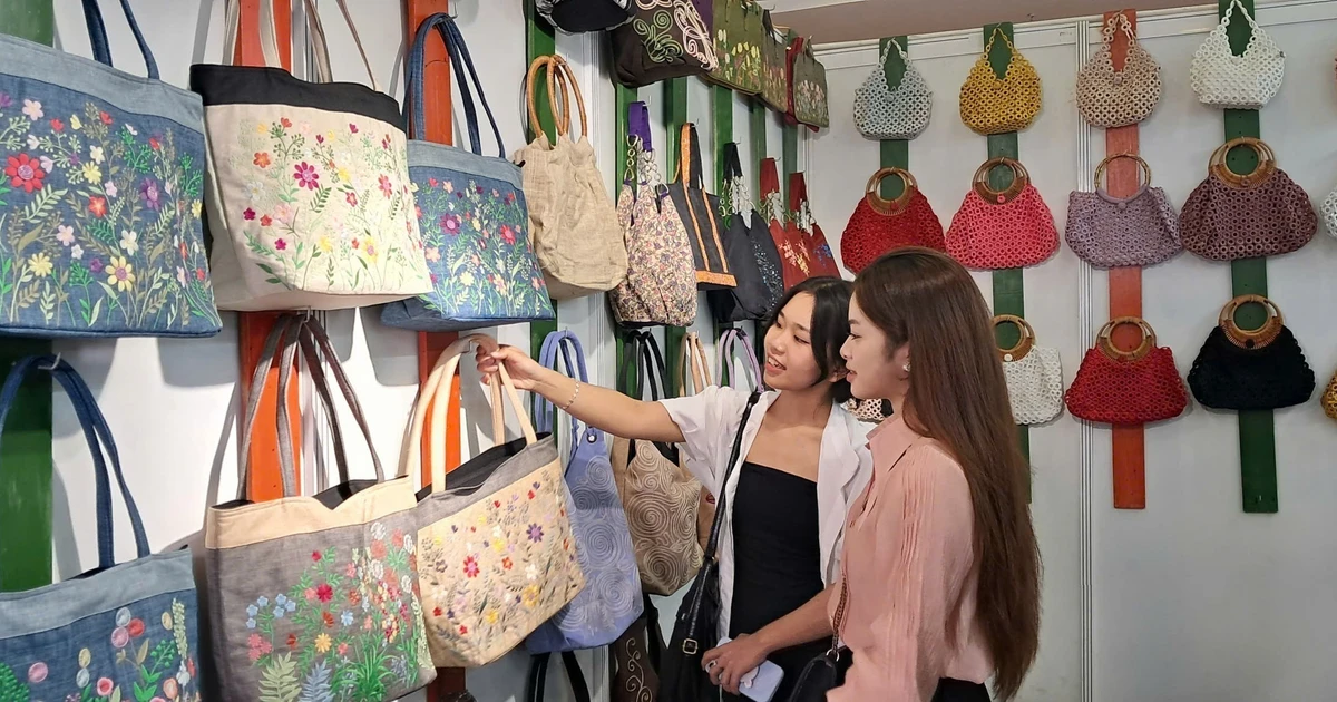 2025年河内手工艺品和礼品国际展正式开展。