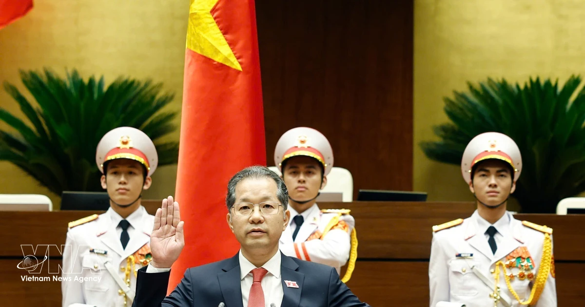 阮文广同志当选最高人民法院院长