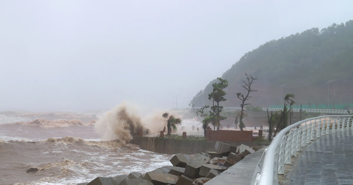 第5号台风登陆义安和河静，北部和中部6省出现强降雨。（图片来源：越通社）