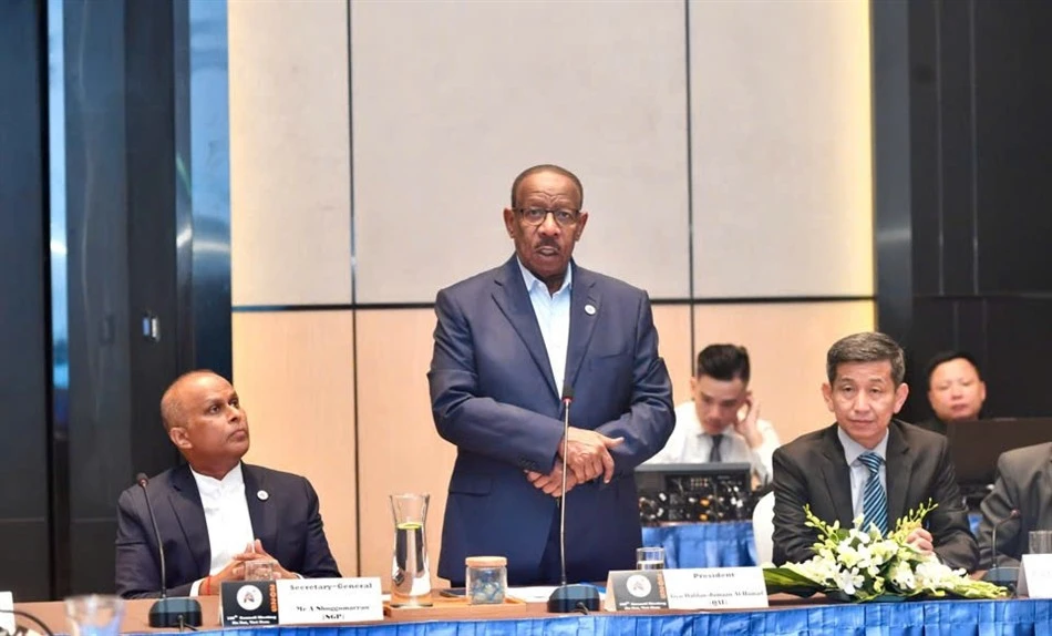 亚洲田径联合会主席达赫兰·朱曼·哈马德发言。（图片来源：越通社）