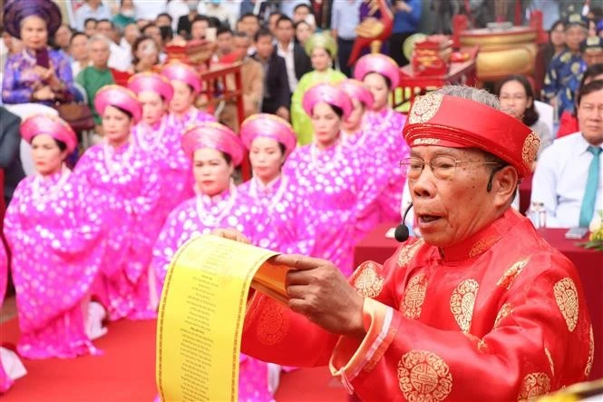 2025年雄王祭祖日:许多地方向雄王先祖上香 | Vietnam+ (VietnamPlus)