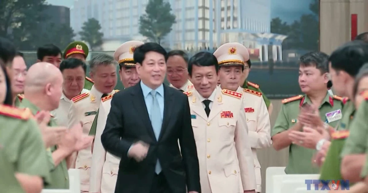 梁强出席公安部年上半年工作总结会议 强调构建全民安全防线与提升战略预判能力