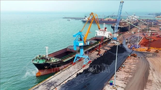 永昂港3号码头总投资额超过1万亿越盾，长度为225米，能够接卸载重吨位达4.5万的船舶，年设计吞吐能力约215万吨。（图片来源：越通社）