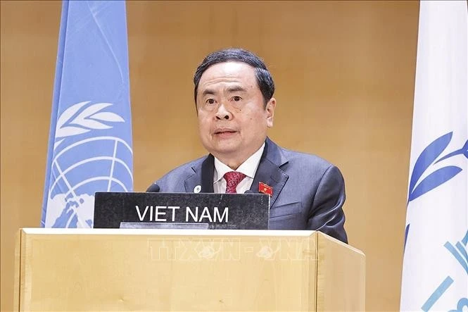 越南国会主席陈青敏在第六次世界议长大会全体会议上发表重要讲话。（图片来源：越通社）
