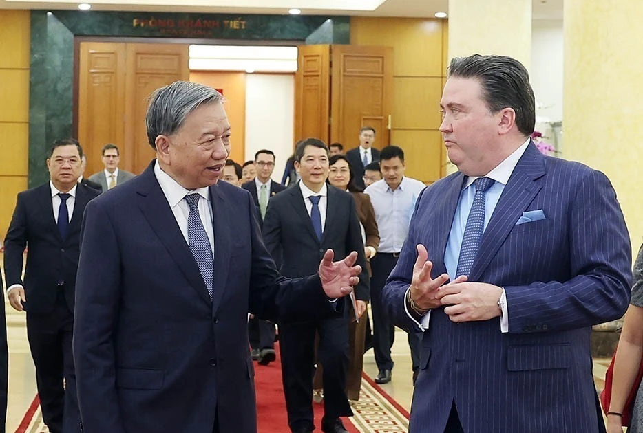 越共中央总书记苏林会见美国驻越大使马克·纳珀。（图片来源：越通社）