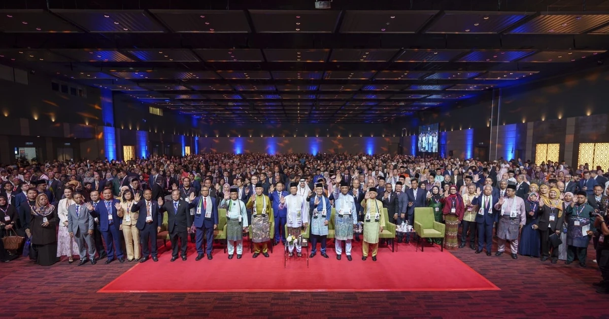 9月19日上午，越南政府副总理陈红河与各国领导人出席了2025年全球清真峰会（GHAS 2025）开幕式。（图片来源：越通社）