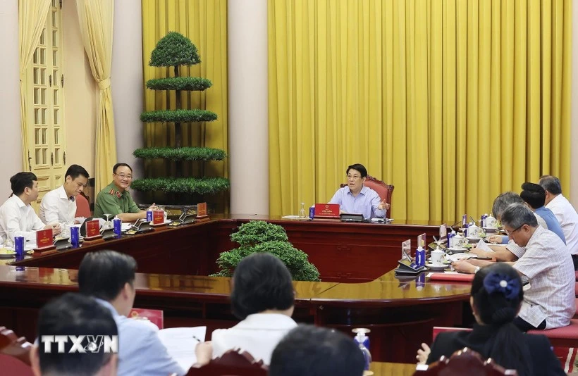 越南国家主席梁强主持《河内公约》开放签署仪式筹备工作部署会议。（图片来源：越通社）