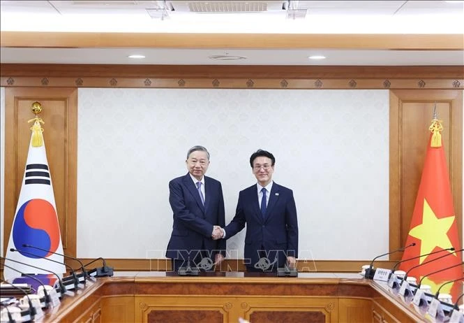 越共中央总书记苏林会见韩国总理金敏锡。（图片来源：越通社）