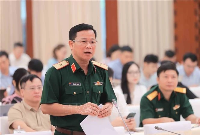 越南人民军总政治局宣训局副局长宋文青少将。
