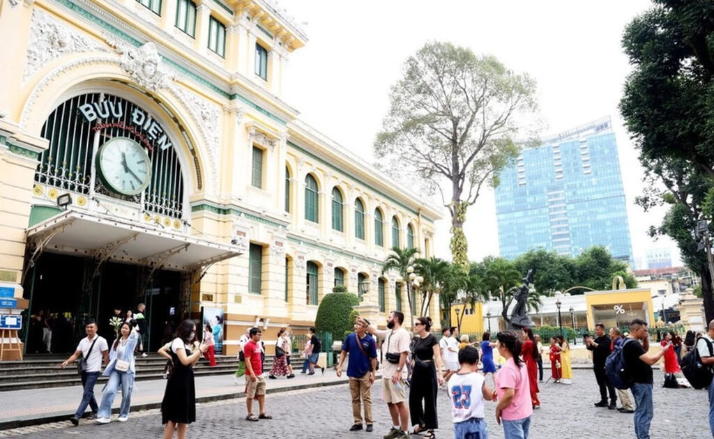 胡志明市邮局。（图片来源：越通社）