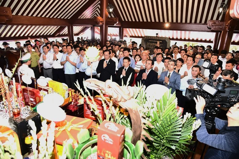 胡志明主席逝世56周年敬香仪式隆重举行。（图片来源：越通社）