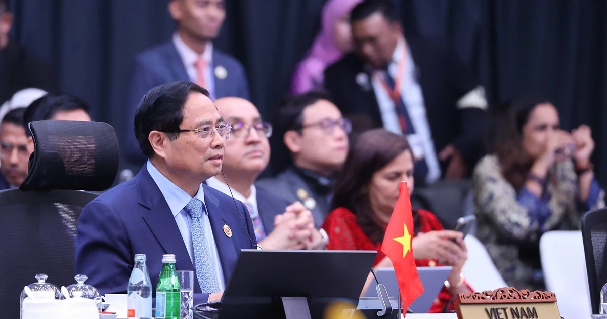 越南政府总理范明正出席第47届东盟峰会及系列会议开幕。(图片来源:越通社)