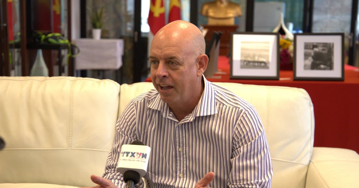 以色列—越南友好协会主席、以色列前任驻越副大使埃亚尔·布维尔斯基。（图片来源：越通社）