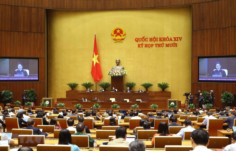 越南第十四届国会第十次会议场景。图自越通社