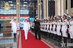 阮新疆大将会见澳大利亚皇家海军司令。图自人民军报