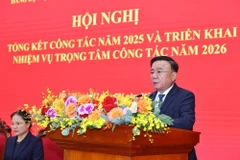 越共中央政治局委员、中央书记处常务书记陈锦秀发表讲话。图自越通社