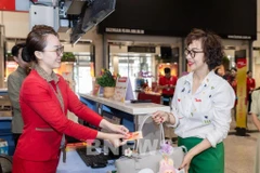 1月13日起，新山一国际机场的越捷航空所有国内航班值机柜台将迁至T1航站楼。图自越通社