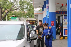 Petrolimex 与 PVOIL 确认油气供应充足，满足客户需求。图自越通社