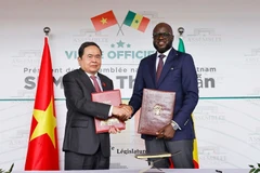 越南国会主席陈青敏与塞内加尔国民议会议长签署合作协议。图自越通社