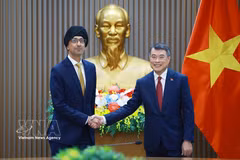 越南政府总理黎明兴会见新加坡驻越南大使拉杰帕尔·辛格。图自越通社