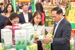 裴青山副总理要求加大宣传力度，吸引民众赴2026年春季展销会参观购物