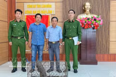 林同省民众主动上交红皮书濒危保护动物——穿山甲。图自越通社