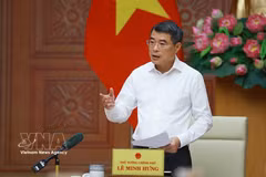 越南政府总理发表讲话。图自越通社