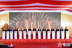 越共中央总书记苏林出席高平省长河九年一贯制寄宿学校开工仪式。图自人民军报