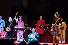 庆祝越南祖国阵线第十一次全国代表大会召开的艺术表演节目。图自越通社